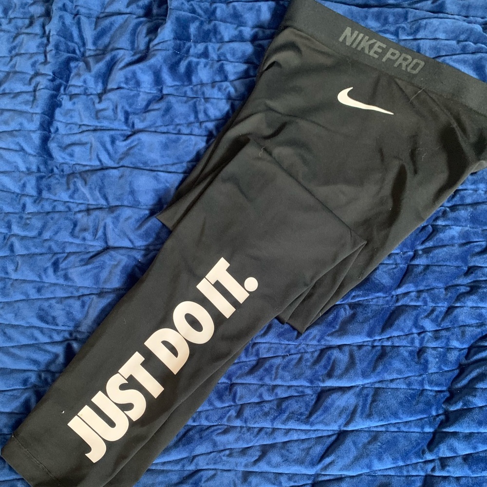 NIKE “JUST DO IT” / Dry fit leggings. Size small, black.